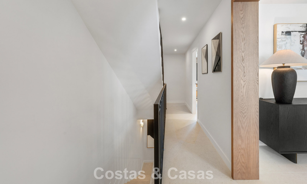 Preciosa casa adosada reformada en venta en primera línea de Aloha Golf en Nueva Andalucía, Marbella 781733