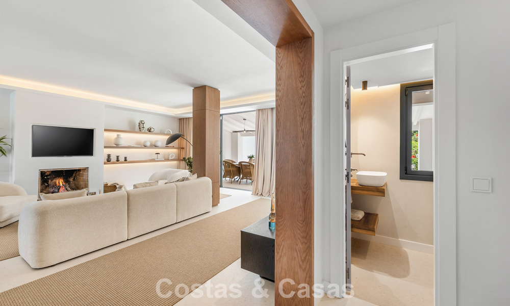 Preciosa casa adosada reformada en venta en primera línea de Aloha Golf en Nueva Andalucía, Marbella 781740
