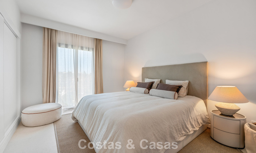 Preciosa casa adosada reformada en venta en primera línea de Aloha Golf en Nueva Andalucía, Marbella 781741