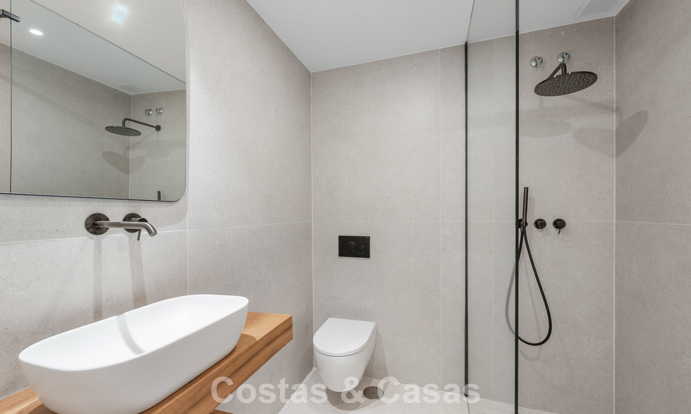 Preciosa casa adosada reformada en venta en primera línea de Aloha Golf en Nueva Andalucía, Marbella 781742