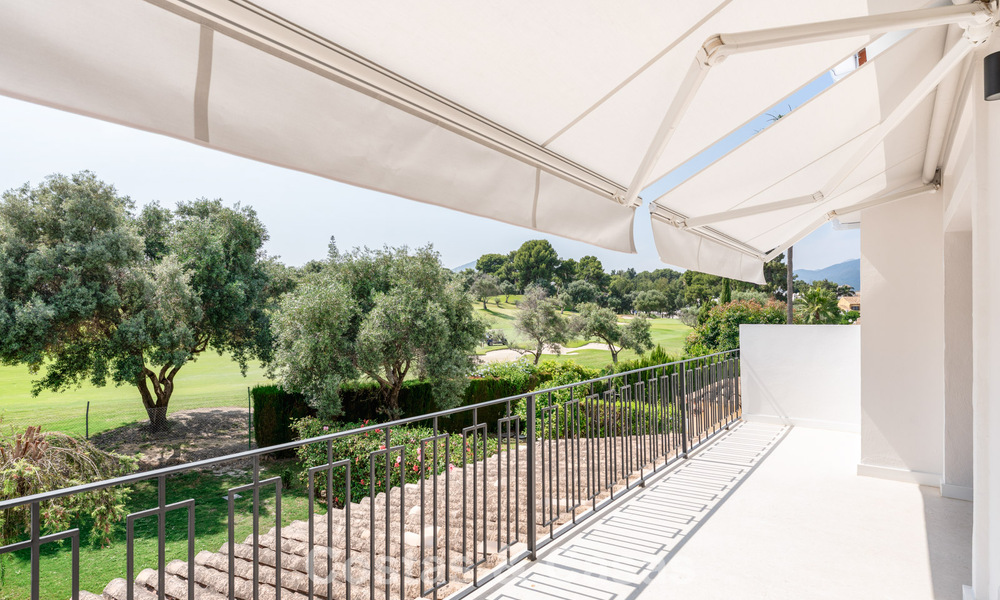 Preciosa casa adosada reformada en venta en primera línea de Aloha Golf en Nueva Andalucía, Marbella 781749