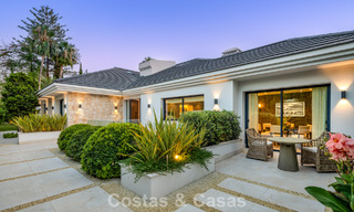 Magnífica villa en primera línea de golf en venta en el corazón de Nueva Andalucía, Marbella 781775 