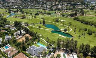 Magnífica villa en primera línea de golf en venta en el corazón de Nueva Andalucía, Marbella 781778 