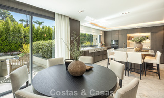 Magnífica villa en primera línea de golf en venta en el corazón de Nueva Andalucía, Marbella 781782 