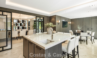 Magnífica villa en primera línea de golf en venta en el corazón de Nueva Andalucía, Marbella 781783 