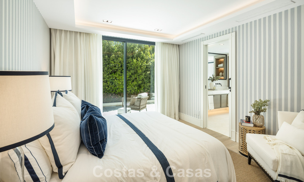 Magnífica villa en primera línea de golf en venta en el corazón de Nueva Andalucía, Marbella 781786