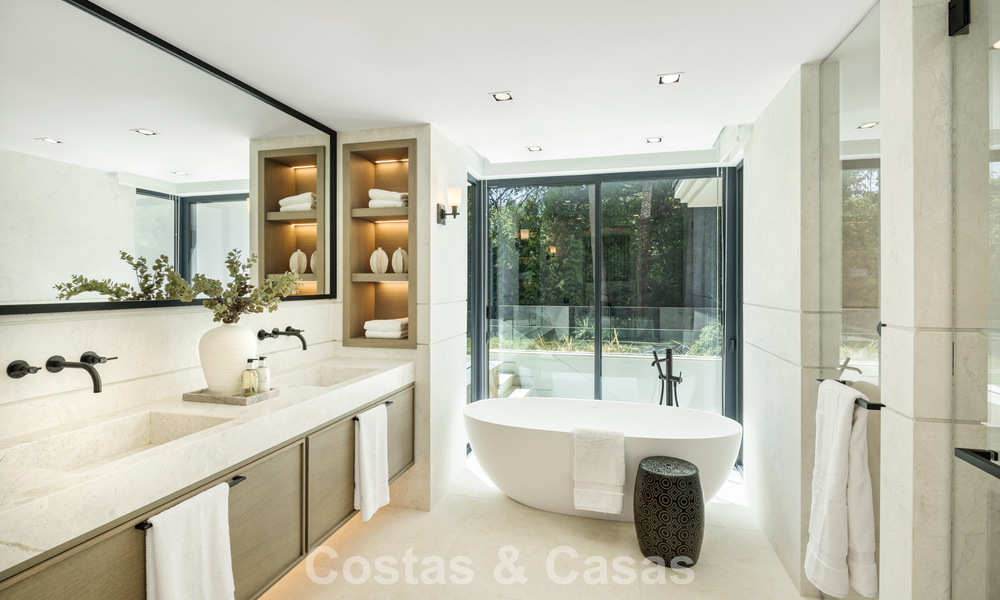 Magnífica villa en primera línea de golf en venta en el corazón de Nueva Andalucía, Marbella 781787