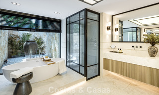 Magnífica villa en primera línea de golf en venta en el corazón de Nueva Andalucía, Marbella 781789 