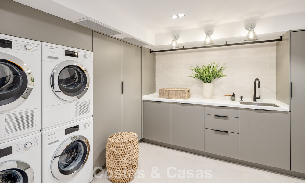 Magnífica villa en primera línea de golf en venta en el corazón de Nueva Andalucía, Marbella 781797