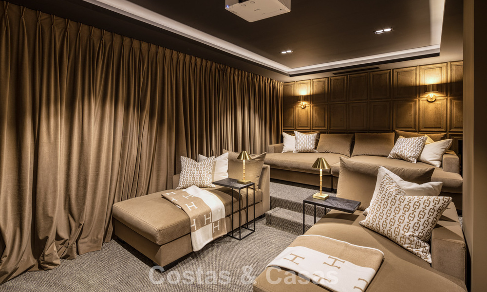 Magnífica villa en primera línea de golf en venta en el corazón de Nueva Andalucía, Marbella 781798