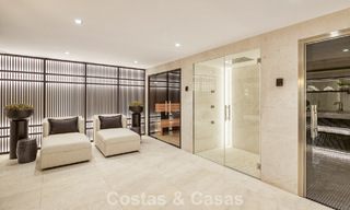 Magnífica villa en primera línea de golf en venta en el corazón de Nueva Andalucía, Marbella 781802 