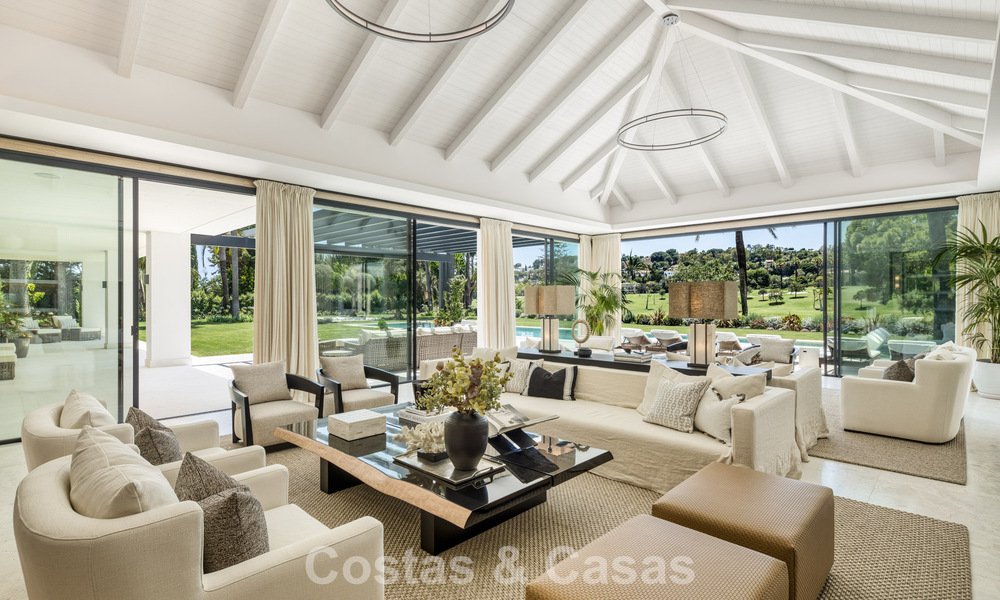 Magnífica villa en primera línea de golf en venta en el corazón de Nueva Andalucía, Marbella 781804