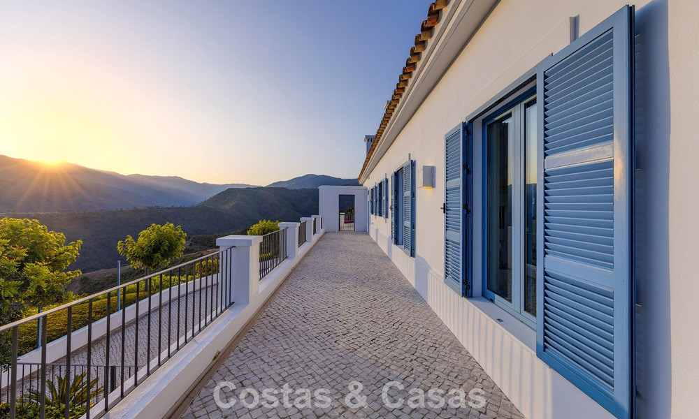 Casa mediterránea con impresionantes vistas al mar en venta en Benahavís, Marbella 781806