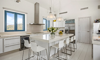 Casa mediterránea con impresionantes vistas al mar en venta en Benahavís, Marbella 781827 