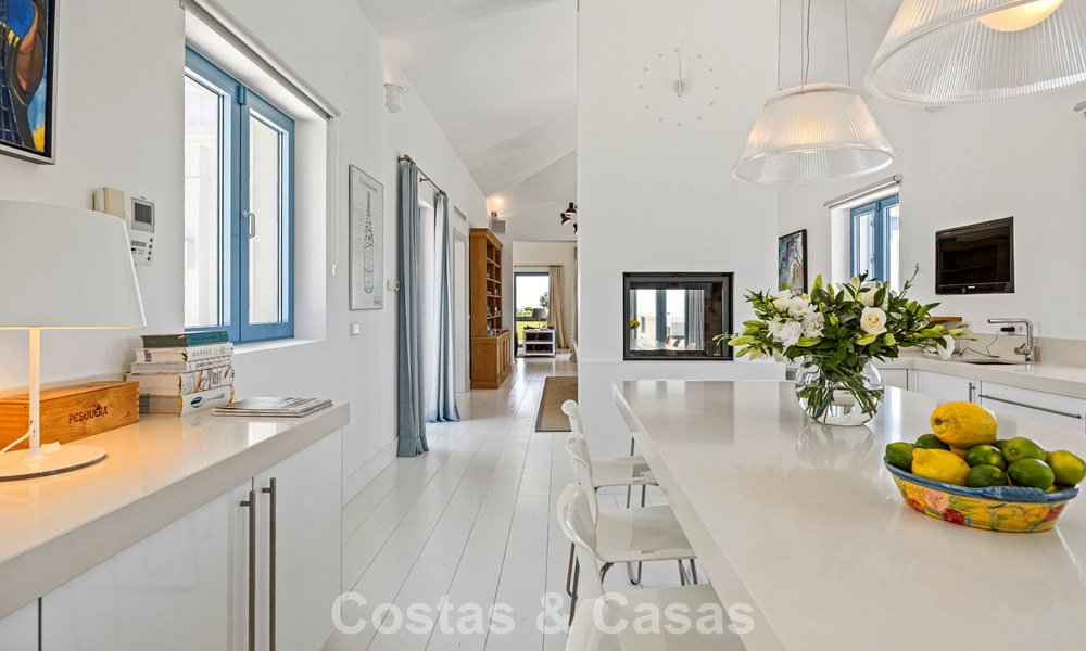 Casa mediterránea con impresionantes vistas al mar en venta en Benahavís, Marbella 781828