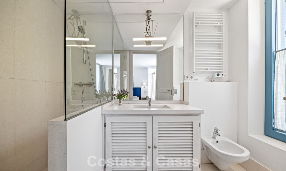 Casa mediterránea con impresionantes vistas al mar en venta en Benahavís, Marbella 781851