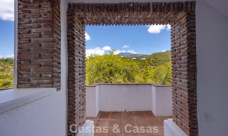 Amplio apartamento de 3 dormitorios listo para entrar a vivir en venta con vistas al golf y al mar en Benahavís, Marbella 781893 