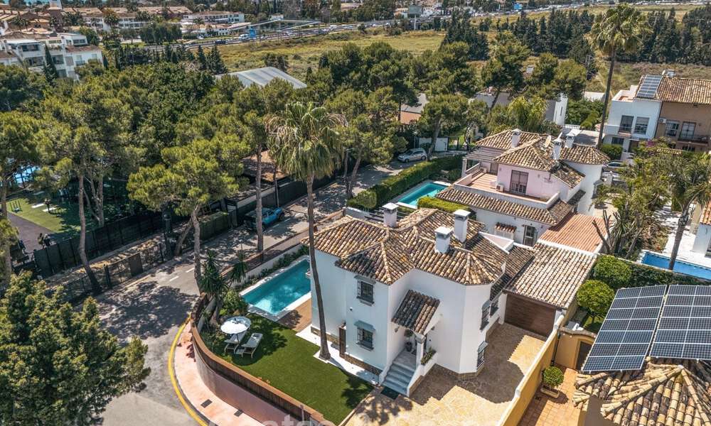 Elegante casa familiar en venta en el Valle del Golf de Nueva Andalucía, Marbella 781874