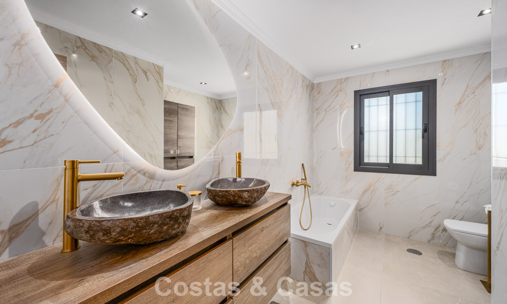 Elegante casa familiar en venta en el Valle del Golf de Nueva Andalucía, Marbella 781879