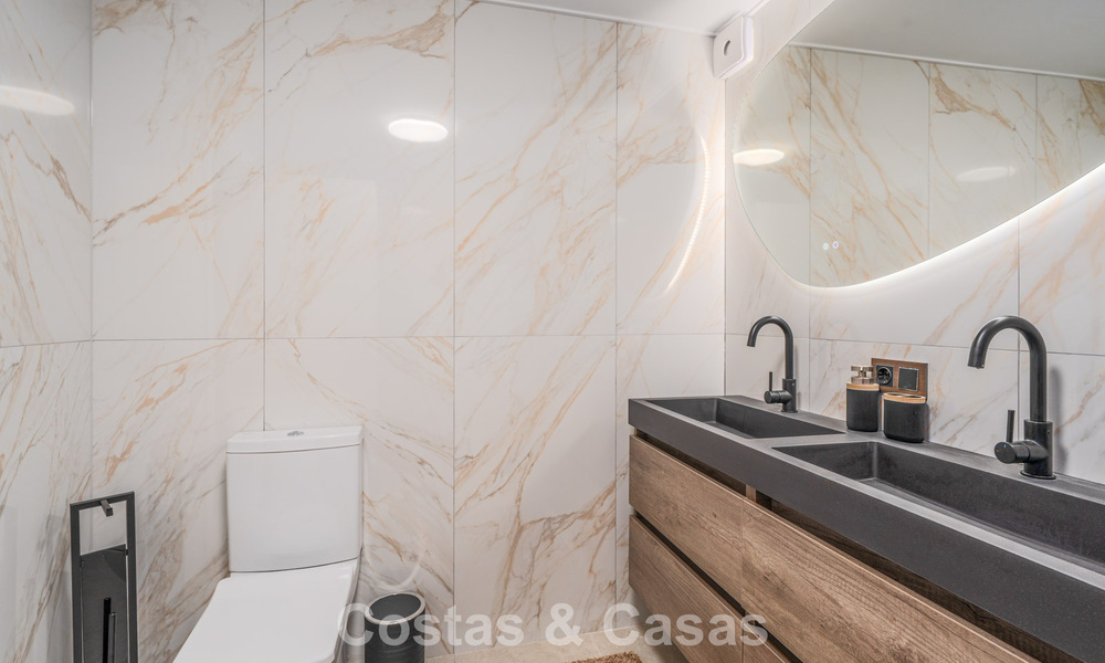 Elegante casa familiar en venta en el Valle del Golf de Nueva Andalucía, Marbella 781881