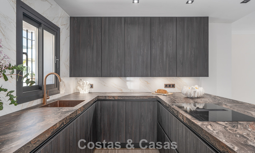 Elegante casa familiar en venta en el Valle del Golf de Nueva Andalucía, Marbella 781889