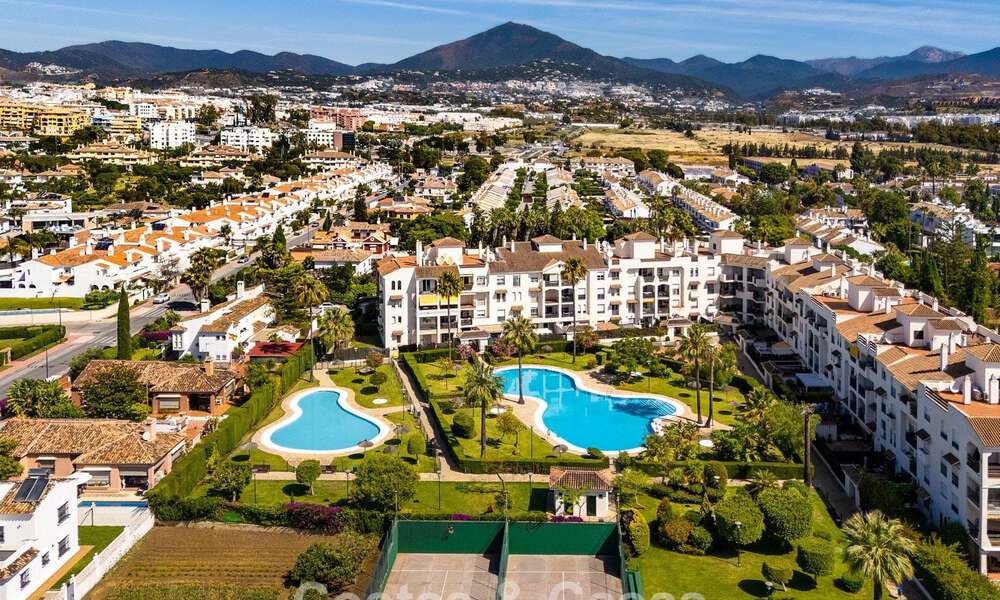 Amplio apartamento de 3 dormitorios en venta, a un paso de la playa y del centro de San Pedro, Marbella 781926
