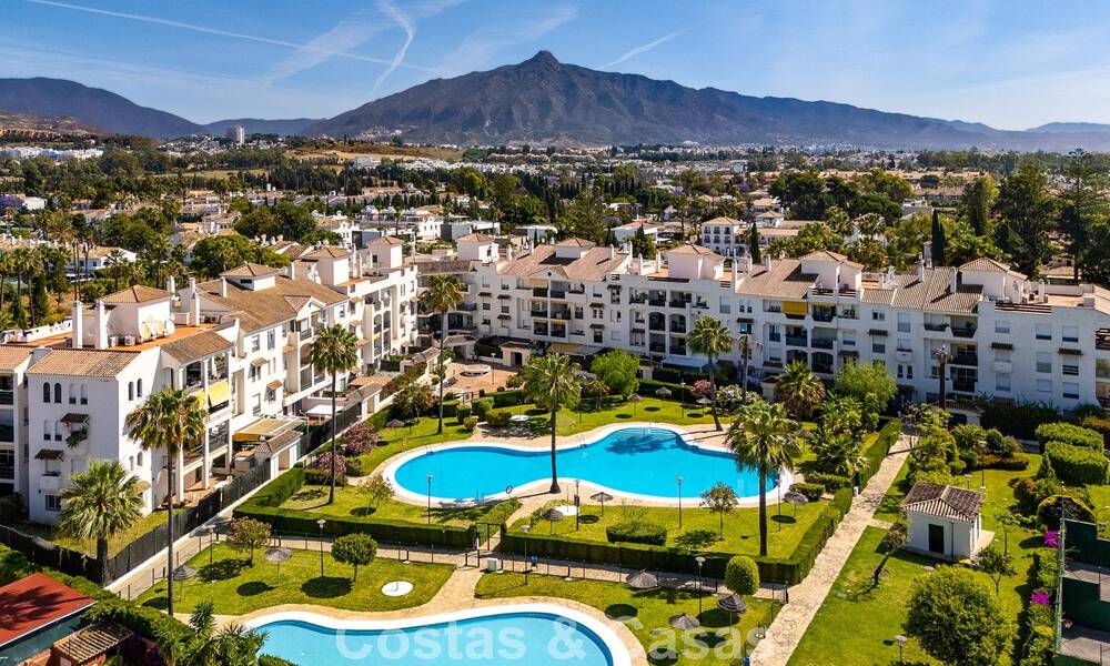 Amplio apartamento de 3 dormitorios en venta, a un paso de la playa y del centro de San Pedro, Marbella 781928