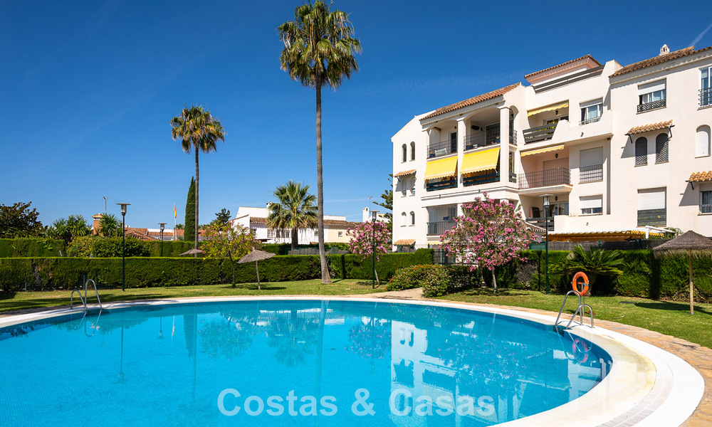 Amplio apartamento de 3 dormitorios en venta, a un paso de la playa y del centro de San Pedro, Marbella 781932