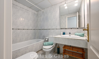 Amplio apartamento de 3 dormitorios en venta, a un paso de la playa y del centro de San Pedro, Marbella 781941 