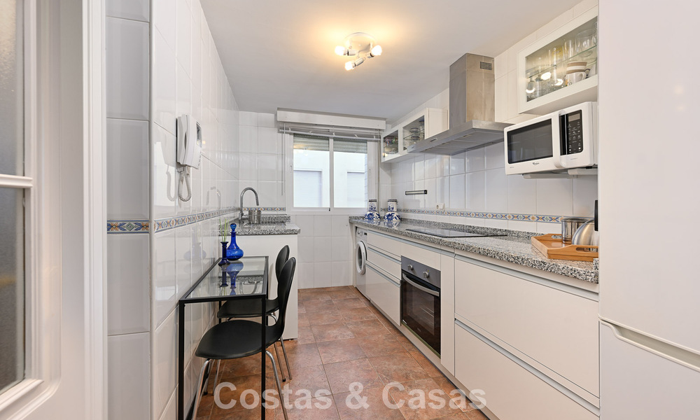 Amplio apartamento de 3 dormitorios en venta, a un paso de la playa y del centro de San Pedro, Marbella 781942