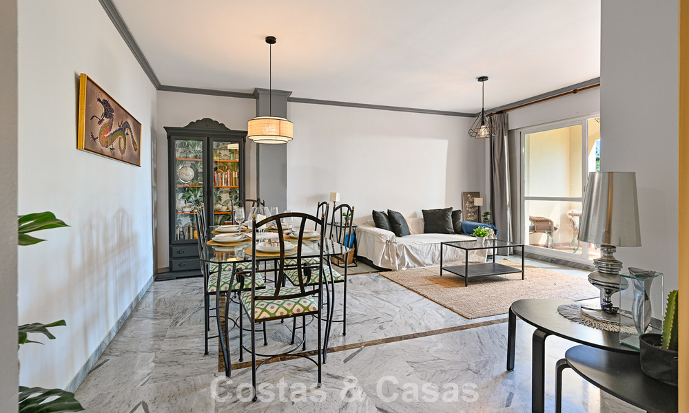 Amplio apartamento de 3 dormitorios en venta, a un paso de la playa y del centro de San Pedro, Marbella 781944