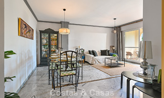 Amplio apartamento de 3 dormitorios en venta, a un paso de la playa y del centro de San Pedro, Marbella 781944 
