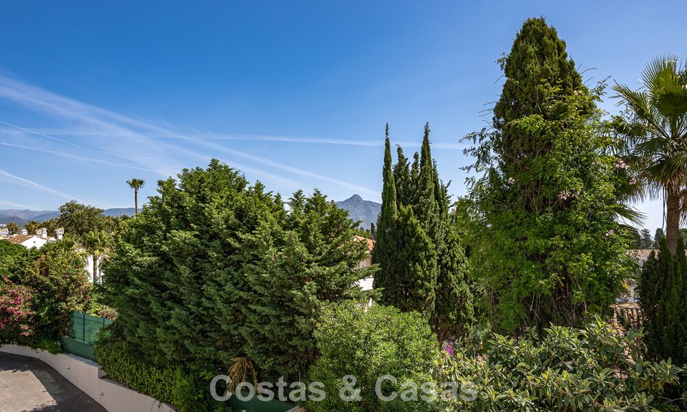 Amplio apartamento de 3 dormitorios en venta, a un paso de la playa y del centro de San Pedro, Marbella 781949