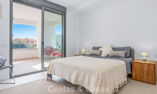 Apartamento contemporáneo listo para entrar a vivir en venta en la Nueva Milla de Oro, entre Marbella y Estepona 781951 