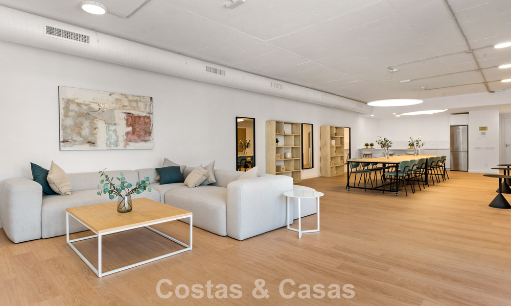 Apartamento contemporáneo listo para entrar a vivir en venta en la Nueva Milla de Oro, entre Marbella y Estepona 781955