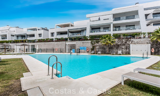 Apartamento contemporáneo listo para entrar a vivir en venta en la Nueva Milla de Oro, entre Marbella y Estepona 781956 