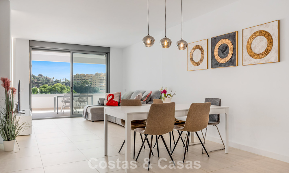Apartamento contemporáneo listo para entrar a vivir en venta en la Nueva Milla de Oro, entre Marbella y Estepona 781962