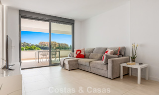 Apartamento contemporáneo listo para entrar a vivir en venta en la Nueva Milla de Oro, entre Marbella y Estepona 781964 