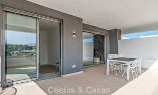 Apartamento contemporáneo listo para entrar a vivir en venta en la Nueva Milla de Oro, entre Marbella y Estepona 781968 