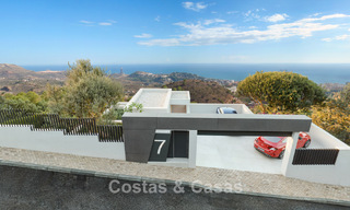 Moderna villa de obra nueva con vistas panorámicas al mar en venta, rodeada de vegetación al este del centro de Málaga 782580 
