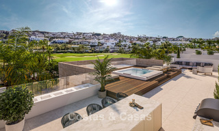 Villas nuevas en venta a un paso de una fantástica casa club en la Nueva Milla de Oro, entre Marbella y Estepona 781985 