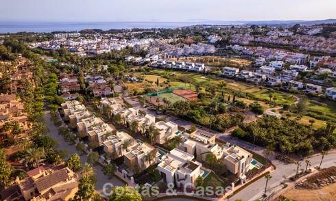 Villas nuevas en venta a un paso de una fantástica casa club en la Nueva Milla de Oro, entre Marbella y Estepona 781996