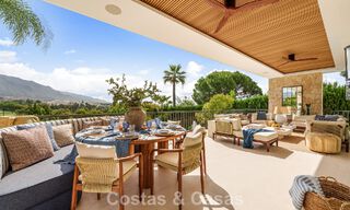 Villa de lujo elegantemente renovada y lista para entrar a vivir en el corazón del Valle del Golf de Nueva Andalucía, Marbella 783160 