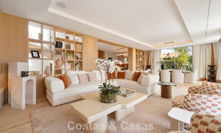 Villa de lujo elegantemente renovada y lista para entrar a vivir en el corazón del Valle del Golf de Nueva Andalucía, Marbella 783169 
