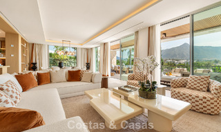 Villa de lujo elegantemente renovada y lista para entrar a vivir en el corazón del Valle del Golf de Nueva Andalucía, Marbella 783170 