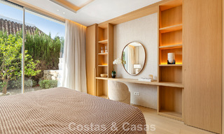 Villa de lujo elegantemente renovada y lista para entrar a vivir en el corazón del Valle del Golf de Nueva Andalucía, Marbella 783176 