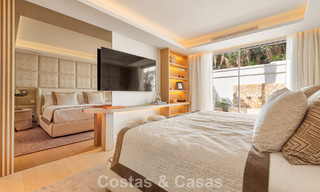 Villa de lujo elegantemente renovada y lista para entrar a vivir en el corazón del Valle del Golf de Nueva Andalucía, Marbella 783177 
