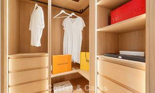 Villa de lujo elegantemente renovada y lista para entrar a vivir en el corazón del Valle del Golf de Nueva Andalucía, Marbella 783181 