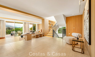 Villa de lujo elegantemente renovada y lista para entrar a vivir en el corazón del Valle del Golf de Nueva Andalucía, Marbella 783182 