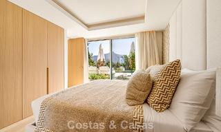 Villa de lujo elegantemente renovada y lista para entrar a vivir en el corazón del Valle del Golf de Nueva Andalucía, Marbella 783193 